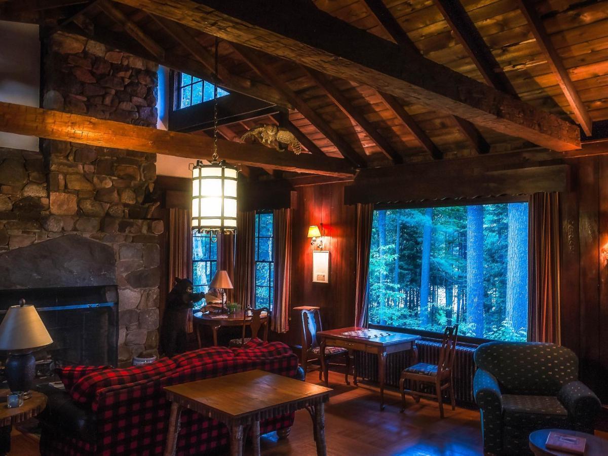 White Pine Camp Guest house *